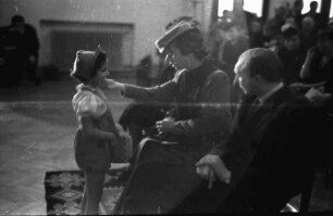 Bukarest: Frau Antonescu mit Kind