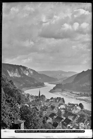 Blick auf Wehlen mit Bastei-Wände