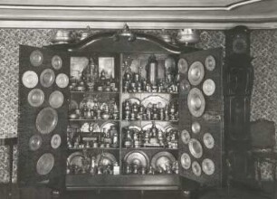 Oberwartha. Klostergut. Herrenhaus. Innenraum mit Zinnsammlung