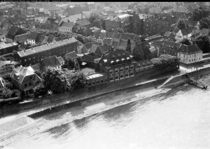 Düsseldorf-Kaiserswerth, Rheinufer mit Fähranleger