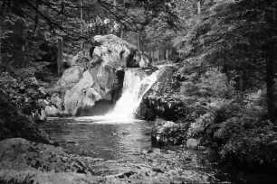Lindau: Wasserfall am Schwarzenbächle bei Lindau