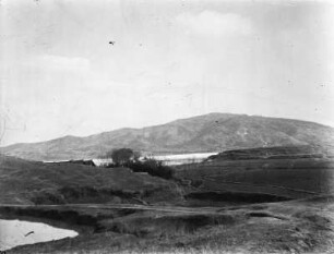 Landschaft : Landschaft am Fuß eines Berges