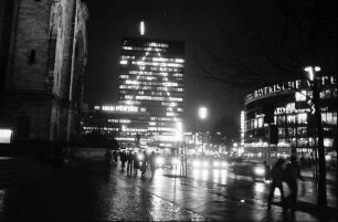 Berlin-West: Ku'Damm mit Breitscheidplatz und Europacenter; bei Nacht
