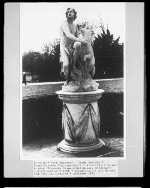 Französisches Figurenrondell — Statue