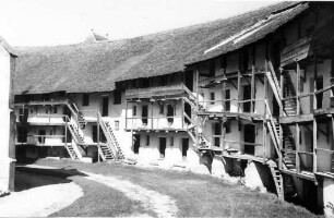 keine Beschreibung [Prejmer, Tartlau: Galerie in der Kirchenburg, ohne Vordergrund]