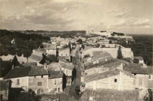 Villeneuve-les-Avignon. Stadtteilansicht mit Fort St. André vom Turm Philippe-le-Bel gesehen