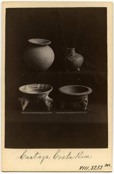 Four clay vessels from the Museo Nacional, San José (Costa Rica)