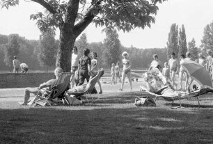 Badebetrieb im Rheinstrandbad Rappenwört