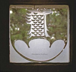 Kreistagssitzungssaal: Fensterfront: Wappen der Gemeinde Schönningstedt