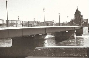 Neue Weserbrücke bei Hameln/Weser