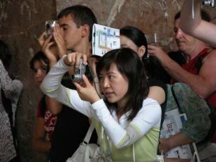 Museum Louvre, Amateurfotografen vor der Venus von Milo