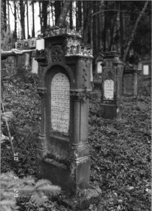 Grabstein 207 (neu: 670)