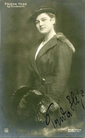 Porträt Frieda Hess : Porträt Frieda Hess (1886-1972; Solotänzerin). Fotografie (Weltpostkarte mit Autogramm) von Bruno Wiehr, Dresden, 1917