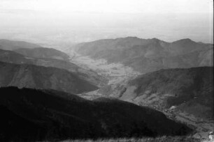 Belchen: Münstertal und Rheintal mit Vogesen vom Belchen