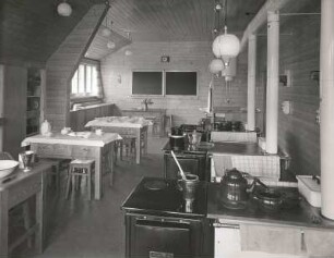 Nassau/Erzgebirge. Schule (1938). Lehrküche im Dachgeschoss