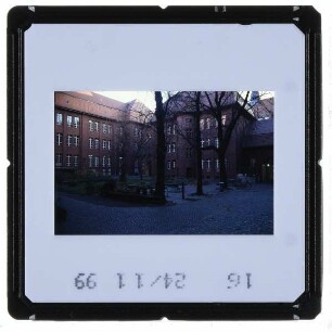 Berlin, ehemaliges Schulgebäude Pasteurstraße 7–11