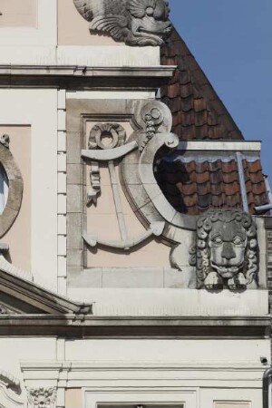 Haus der Unfreien Schiffer & De Onvrije Schipper — Relief