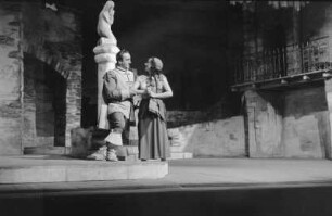 Szenenbilder aus "Bolero" von E. Schmidt, Metropol-Theater 1952