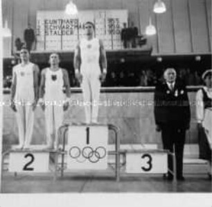 Siegerehrung des Reckturnens, Olympische Spiele Helsinki 1952