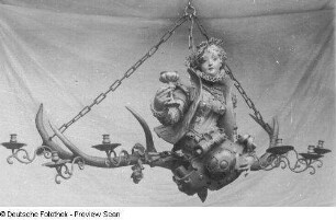 Leuchterweibchen : Leuchterweibchen (Entwurf vom Bildhauer Herterich, München, um 1880). Dresden, Kunstgewerbemuseum