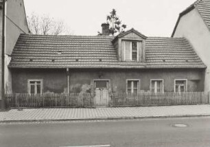 Radeburg, Wohnhaus : Radeburg. Wohnhaus. Radeberger Straße 17. Um 1800. Straßenfront