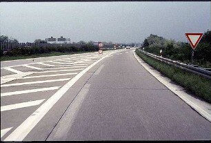 Ausfahrt aus Tangente Nordost (Heidelberg Richtung Frankfurt) zu Nebenfahrbahn Ost (Karlsruhe Richtung Frankfurt)