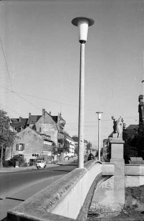Freiburg i. Br.: Ochsenbrücke mit neuen Kandelabern