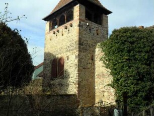 Stadtbefestigung-Stadtmauer im Südosten über Feldseite mit Casinoturm (erbaut Ende 15 Jh - mit zahlreichen Schlüsselloch- und Steigbügel-Schießscharten für Armbrust) von Feldseite