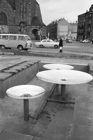 Baufertigstellung des Brunnens am Gottesauer Platz.