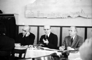 Freiburg: Kolpinghaus, Pressekonferenz mit Domkapitel Schäuble, Erzbischof Saier, Amann, Domkap. Huber, D. Ass-Uhl