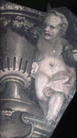 Zwei Putten mit Vase