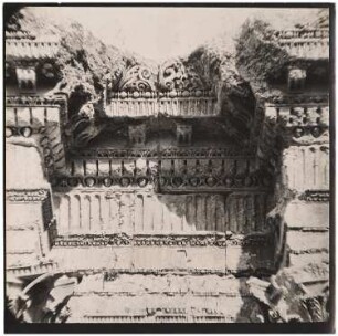 Tempel (Bacchustempel ?), Baalbek: Gebälk, Ausschnitt