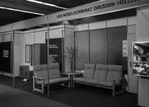 Ausstellungskojen des VEB Möbelkombinat Dresden-Hellerau mit Sitzgruppe