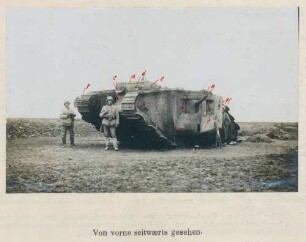 Foto eines in der Schlacht bei Arras erbeuteten englischen Mark-Panzers
