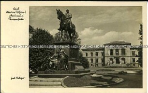 Das Kaiser-Wilhelm-Denkmal vor der Kieler Universität