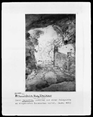 Ausblick aus einer Felsgrotte an eingebauten Hausresten vorbei, Folio recto