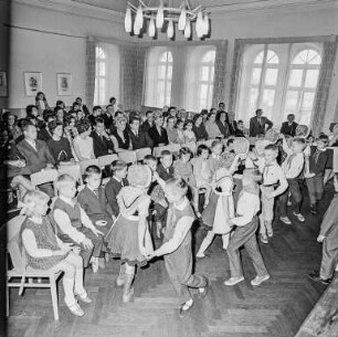 Schulanfänger : Bautzen. Sorbische Oberschule. Feierstunde zum Schulanfang
