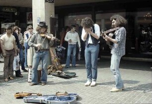 Freiburg i. Br.: Musikergruppe am Bertoldsbrunnen