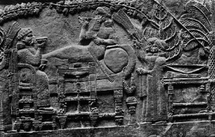 Assurbanipal mit der Königin in der Weinlaube
