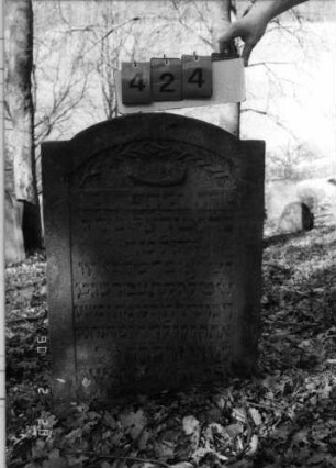 Grabstein 424 (2)