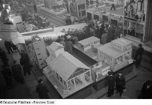 Blick von oben in die Ausstellungsfläche von Ungarn