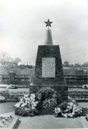 Der Obelisk auf dem Sowjetischen Friedhof in Großbeeren