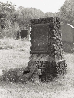 Grabmal, Kossa