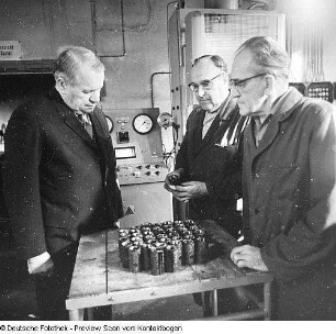 Handwerk und halbstaatliche Betriebe