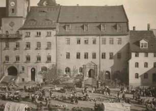Roßwein. Tuchmacherhaus und Rathausam Markt