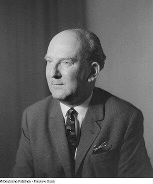 Porträt Prof. Dr. Werner Hartmann