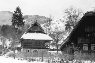 Gutach: Stadel am Vogtsbauernhof; Freilichtmuseum im Schnee