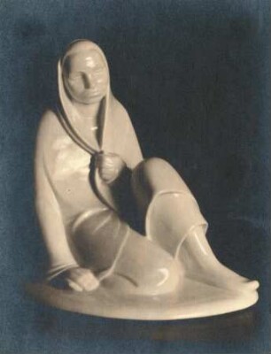 Sitzendes Mädchen : Sitzendes Mädchen. Porzellan (vor 1938; E. Barlach)