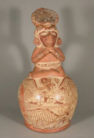 Applikation: sitzende anthropomorphe Figur; Fineline-Painting: laufende anthropo-zoomorphe Figuren