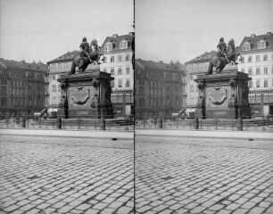 Dresden, Goldener Reiter : Dresden-Innere Neustadt. Reiterstandbild August des Starken (Goldener Reiter), Neustädter Markt. Straßenbild, Stereoaufnahme
